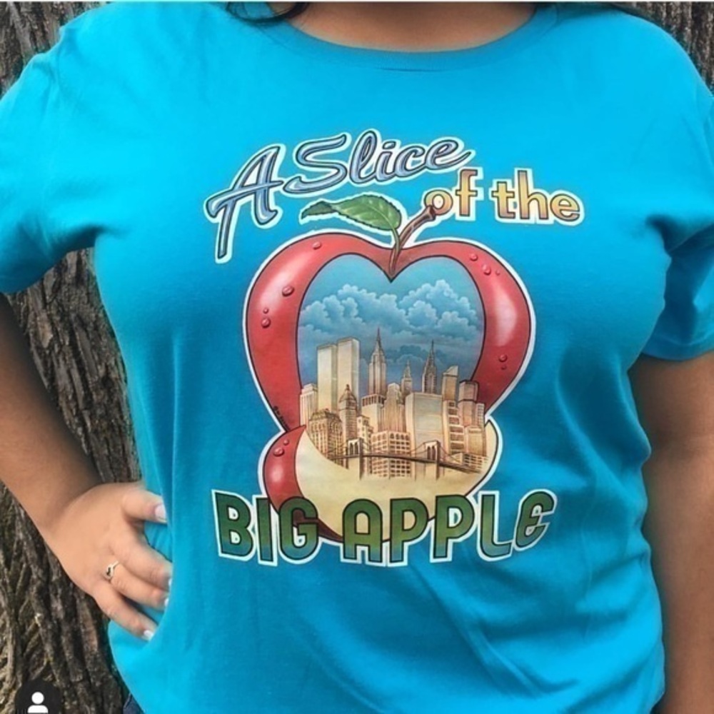Vintage 1980s Slice Of The Big Apple NYC Iron-On On New Blue T-Shirt Twin Towers